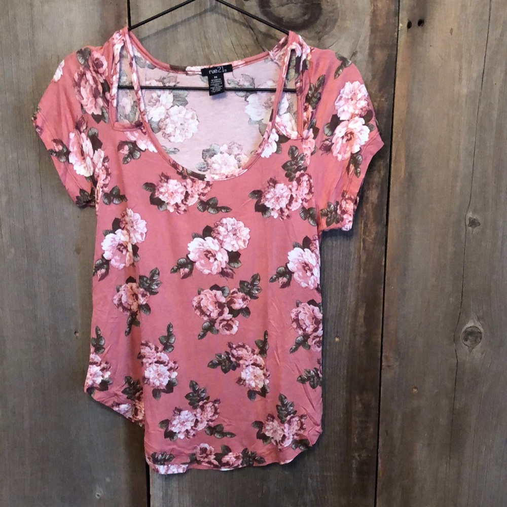 Rue21 Floral Cut-out Shoulder Top in Pink Size XS